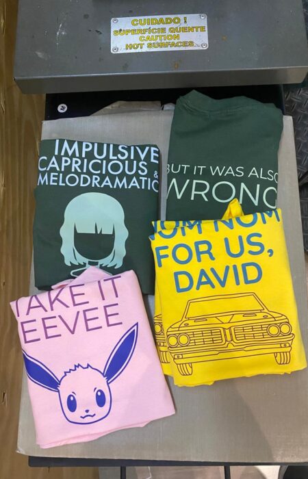 estampa dtf em camisetas após a estampagem